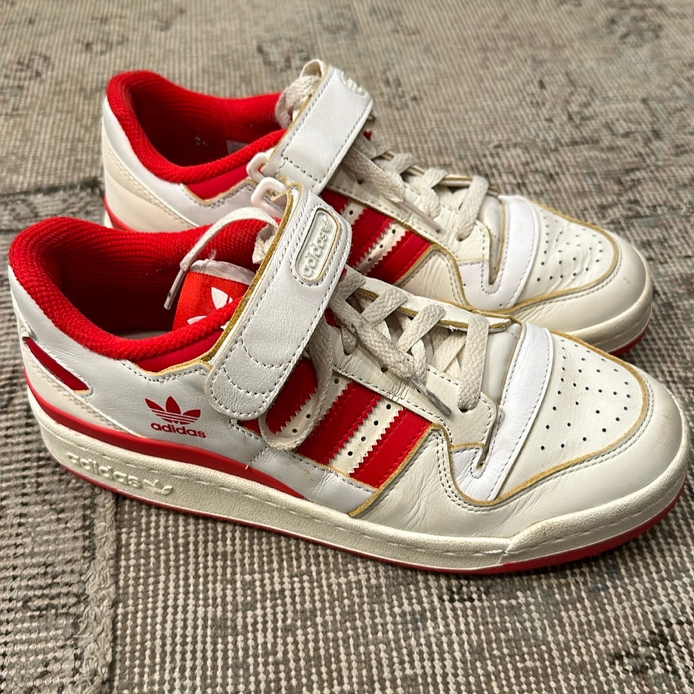 Adidas Forum 84 Women’s white with red. Size 8.5